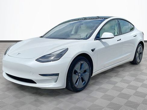Used 2023 Tesla Model 3 Standard Range RWD image 9