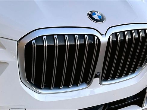 Used 2023 BMW X7 xDrive40i w/ Executive Package image 29