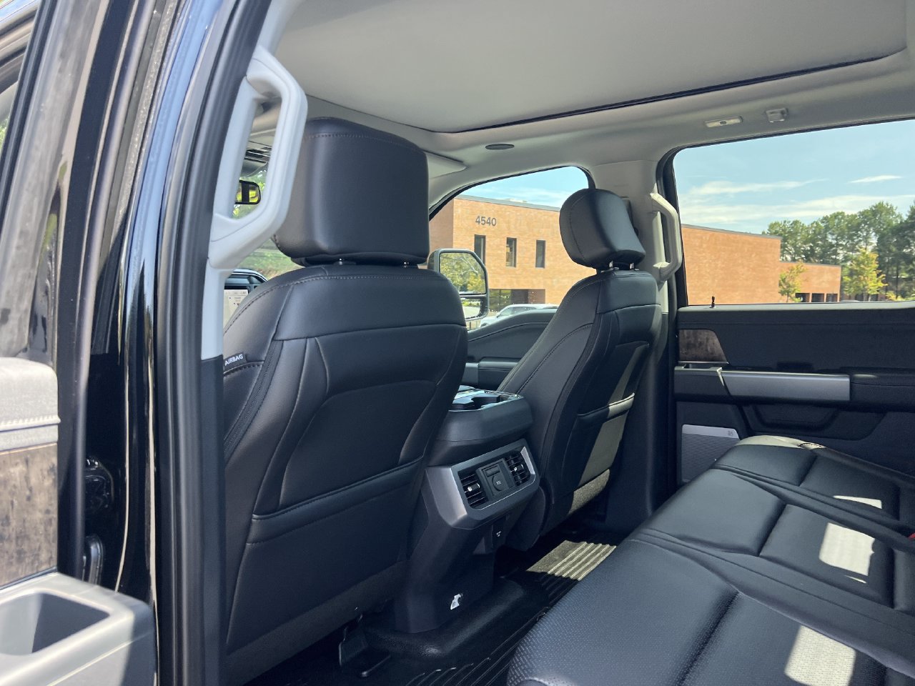 New 2027 Ford F350 Lariat w/ Black Appearance Package AWD/4WD image 21