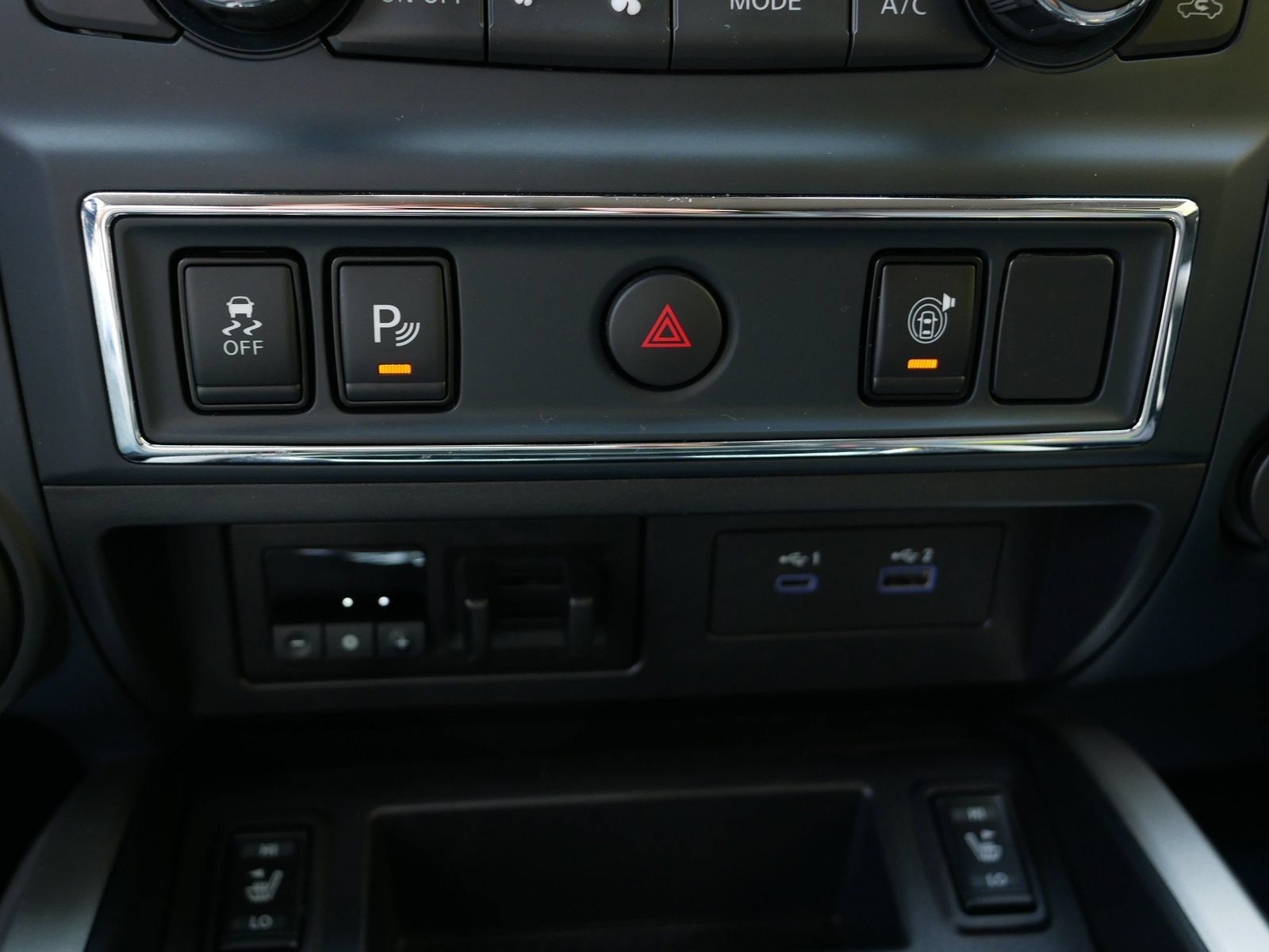 Certified 2024 Nissan Titan SV w/ SV Convenience Package AWD/4WD image 31