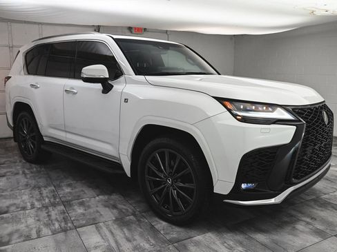 Used 2024 Lexus LX 600 F Sport AWD/4WD image 3