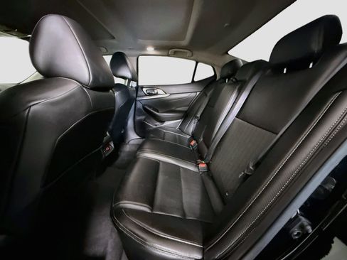 Used 2023 Nissan Maxima SL FWD image 25