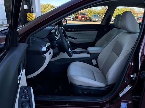 Certified 2025 Nissan Altima 2.5 SV image 4