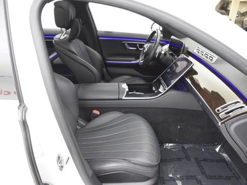 Certified 2022 Mercedes-Benz S 580 4MATIC Sedan image 17