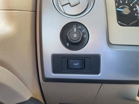 Used 2012 Ford F150 Lariat w/ Lariat Chrome Pkg image 16