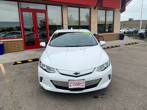 Used 2018 Chevrolet Volt LT w/ Comfort Package FWD image 2