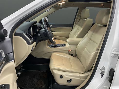 Certified 2021 Jeep Grand Cherokee Limited w/ Luxury Group II AWD/4WD image 8