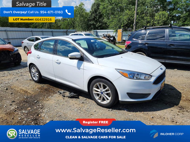 Used 2017 Ford Focus SE w/ Cold Weather Package FWD image 5