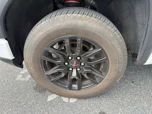 Used 2024 GMC Sierra 1500 Elevation image 17