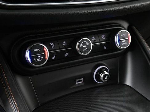 New 2025 Alfa Romeo Stelvio Sprint image 17