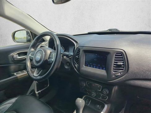 Used 2017 Jeep Compass Latitude w/ Popular Equipment Group FWD image 23