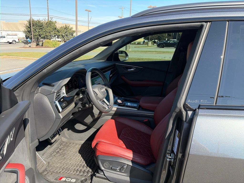 Used 2024 Audi SQ8 Prestige AWD/4WD image 7