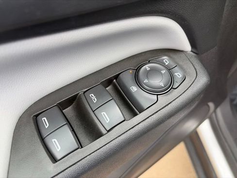 Used 2021 Chevrolet Equinox LS w/ LS Convenience Package AWD/4WD image 10