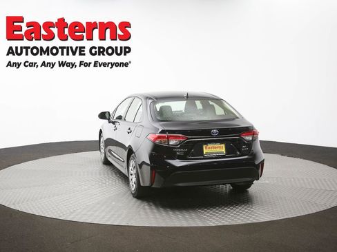 Used 2025 Toyota Corolla LE FWD image 38