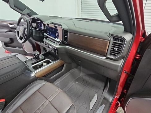 Used 2025 Chevrolet Silverado 1500 High Country AWD/4WD image 42