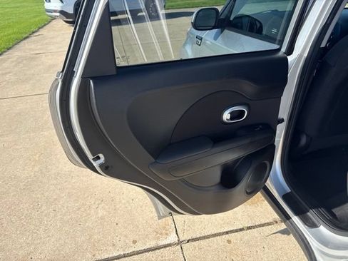 Used 2019 Kia Soul FWD image 14