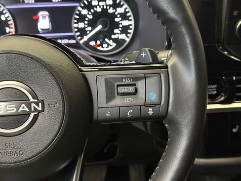 Used 2025 Nissan Pathfinder SL AWD/4WD image 23