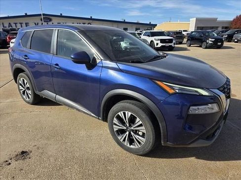Used 2022 Nissan Rogue SV AWD/4WD image 3