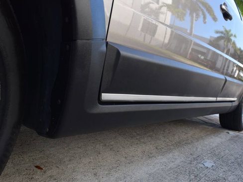 Used 2011 Volvo XC70 3.2 w/ Premium Pkg image 25