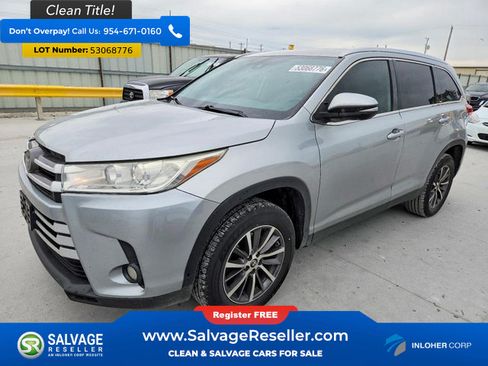 Used 2019 Toyota Highlander XLE FWD image 1