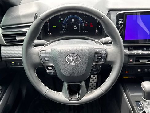 Used 2025 Toyota Camry SE w/ Multimedia Upgrade Package FWD image 23