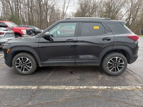 Used 2025 Chevrolet TrailBlazer LT AWD/4WD image 6