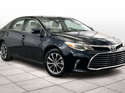 Used 2016 Toyota Avalon XLE Plus image 2