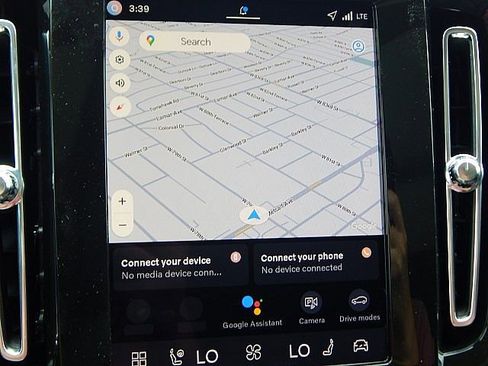 New 2026 Volvo XC40 B5 Plus w/ Protection Package Premier image 19