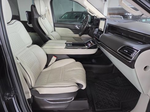 Used 2018 Lincoln Navigator Black Label w/ Cargo Package image 27
