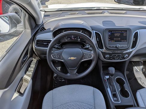 Certified 2024 Chevrolet Equinox LS w/ LS Convenience Package FWD image 15