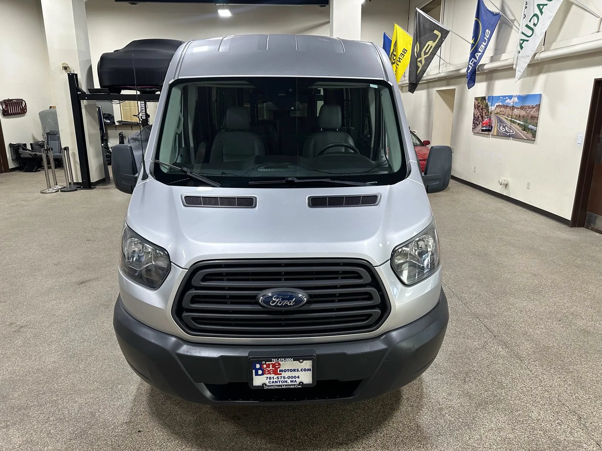 Used 2015 Ford Transit 250 148 Medium Roof RWD image 5