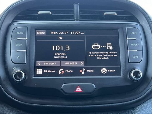 Used 2025 Kia Soul LX w/ LX Technology Package FWD image 20