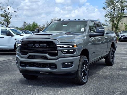 New 2026 RAM 2500 Laramie AWD/4WD image 2