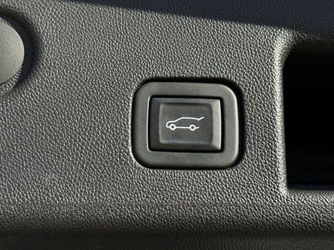 Used 2024 Chevrolet Equinox LT image 34