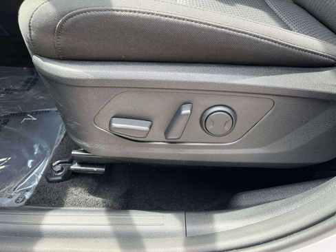 Certified 2026 Kia Sportage LX w/ LX Convenience Package FWD image 17