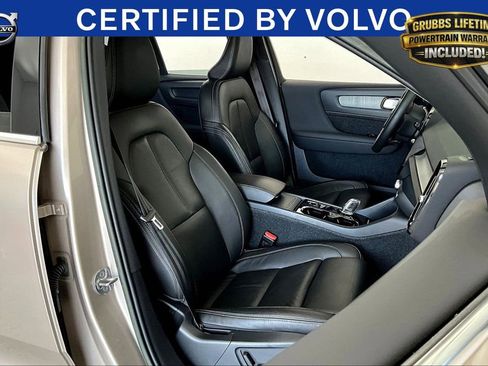 Used 2023 Volvo XC40 B4 Plus FWD image 11
