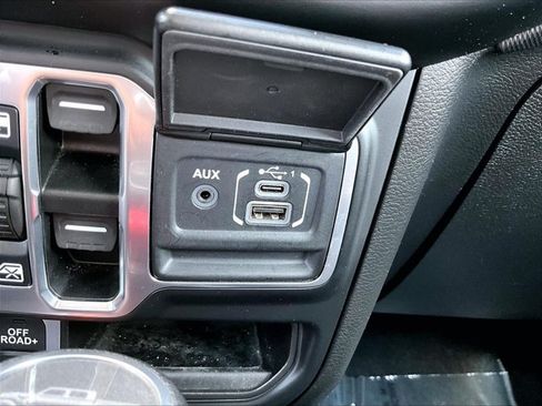 Used 2021 Jeep Gladiator Rubicon AWD/4WD image 26