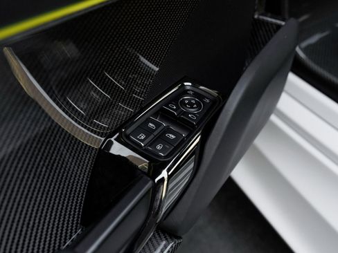 Used 2015 Porsche 918 Spyder AWD/4WD image 17