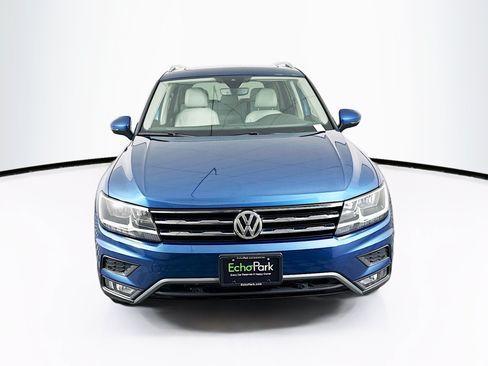 Used 2020 Volkswagen Tiguan SEL FWD image 2