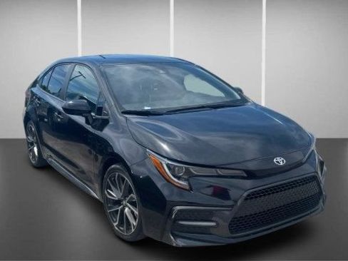 Used 2020 Toyota Corolla SE FWD image 2