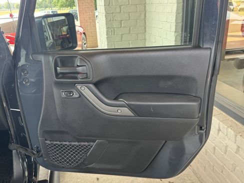 Used 2018 Jeep Wrangler Sport image 33