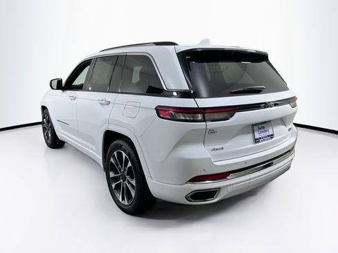 Used 2022 Jeep Grand Cherokee Overland AWD/4WD image 7