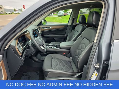 Used 2024 Volkswagen Atlas SE AWD/4WD image 11