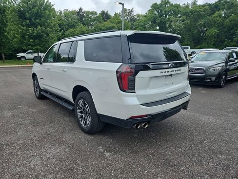 Used 2025 Chevrolet Suburban Z71 AWD/4WD image 5