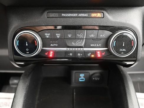 Used 2022 Ford Escape SE w/ SE Sport Appearance Package AWD/4WD image 16