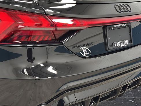 Used 2023 Audi e-tron GT Premium Plus w/ Performance Package image 38