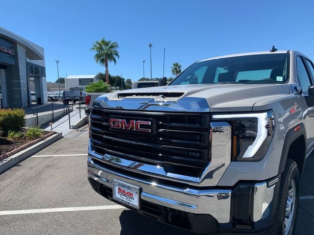 New 2026 GMC Sierra 3500 Pro AWD/4WD image 3