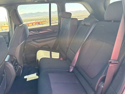 New 2025 Jeep Grand Cherokee Laredo X image 30