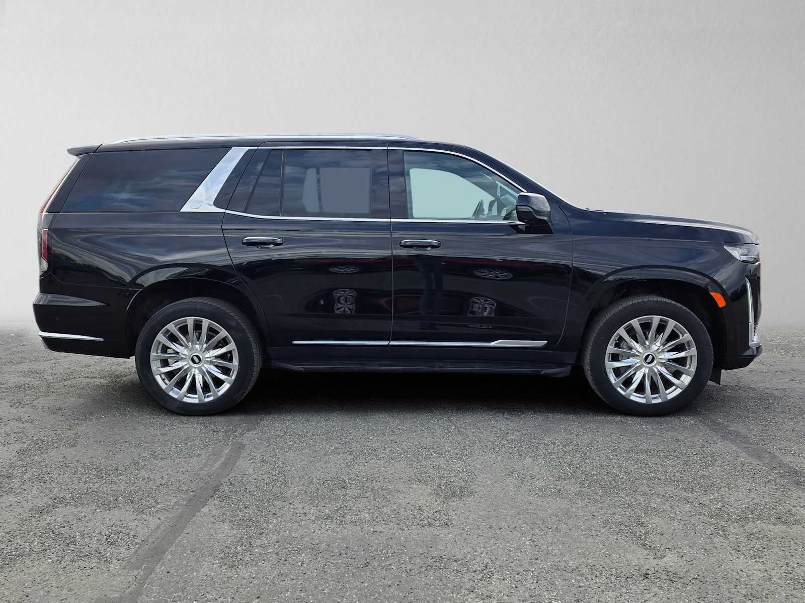 Certified 2024 Cadillac Escalade Premium Luxury w/ Performance Package AWD/4WD image 2