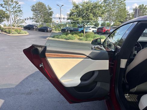 Used 2026 Tesla Model S AWD/4WD image 18